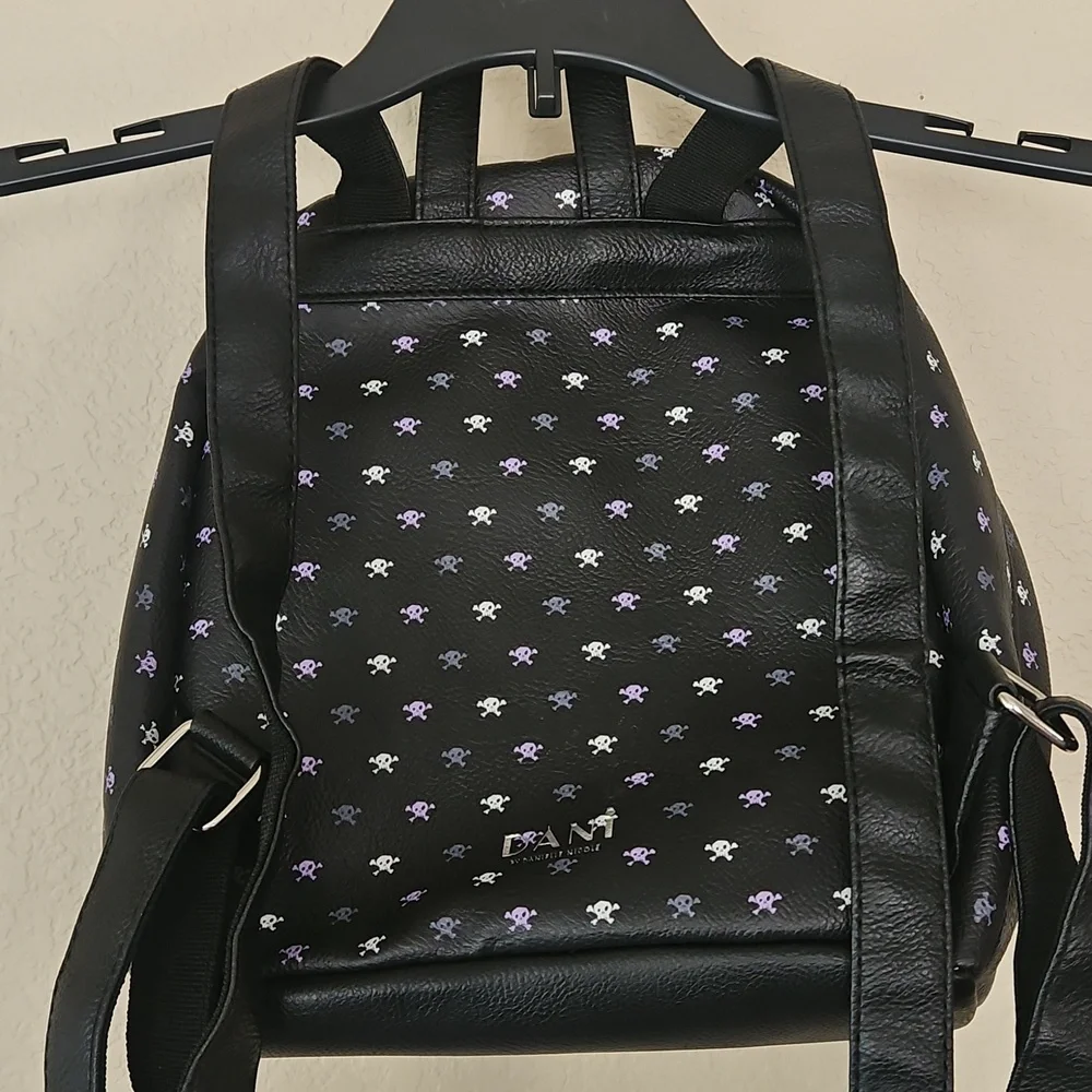 Dani Nightmare Before Christmas Backpack - Picture 8 of 9